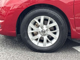 高級感引き立てるアルミ装着車。お洒落は足元からですね!