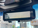 【デジタルインナーミラー】後席の大きな荷物や同乗者で後方が確認しづらい時でも安心!カメラが撮影した車両後方の映像をルームミラー内に表示。クリアな視界で状況の確認が可能です!