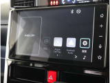 スタイリッシュなブラック系を基調とした内装色。