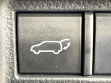 【パワーバックドア】スマートキーや運転席のボタンを押すだけでリアゲートが自動で開閉します!荷物を持っている時や、高い位置にあるバックドアを閉める際に便利な機能です♪