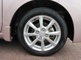 右前 14インチアルミホイール タイヤサイズは、155/65R14