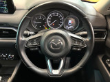 【純正革巻きステアリング】上質な革を使用することで、手にしっかり馴染みとても運転しやすいハンドルです♪