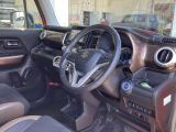 運転席ハンドル廻りです