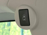 【パワースライドドア】スマートキーや運転席のスイッチでスライドドアの開閉が可能♪電動だから力を入れてドアを開ける必要が無く、小さいお子様でも、重い荷物を持っている時もラクに開け閉めできます♪