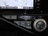 オートエアコンを装備車内をいつだって快適な空間にします。