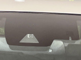 【トヨタセーフティセンス】走行中に前方の車両等を認識し、衝突しそうな時は警報とブレーキで衝突回避と被害軽減をアシスト。より安全にドライブをお楽しみいただけます。