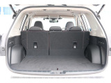 車体構造の見直しや、新型パワーリヤゲートの採用により、荷室幅および荷室開口部を拡大。サイズの大きな荷物の出し入れがしやすくなっております。