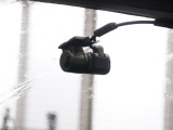 ◆リアドライブレコーダー◆後方にも記録の範囲を拡大。追突事故発生時の瞬間をしっかりと記録します。装備があるだけであおり運転などの抑止力としても効果を発揮!