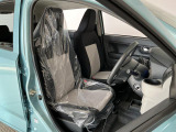 【運転席・助手席】内装ルームクリーニング済みです。しっかり綺麗にしていますので、是非、お確かめください。車に自信があるからこそ、是非一度ご来店頂き内外装も見てもらえると幸いです。