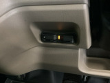 片側電動スライドドア。内側から開け閉めできるので、わざわざ外へ出なくてもいいですね!