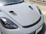 車両に関するお問合せは、ポルシェセンター神戸 六甲アイランド認定中古車センター TEL 078-846-3441までご連絡ください。