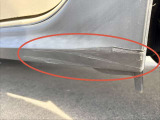 車両下部の傷の写真です。修理も受け付けておりますのでお気軽にスタッフへご相談ください!