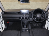 操作性に優れた運転席となります!小物入れや各ボタンの配置にこだわり、使いやすいです!座り心地もよく視認性も良好なのでロングドライブもお任せ下さい!