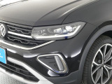 【IQ.LEDヘッドライト】フロントカメラで対向車や先行車を検知し、最適な配光を可能とした最新のヘッドライトシステムです。