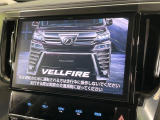 【大画面ナビ】人気の大型10インチナビを装備。存在感のある大画面はインパクト大!ナビ利用時のマップ表示は見やすく、テレビやDVDは臨場感がアップ!いつものドライブがグッと楽しくなります♪
