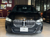 ☆BMWの代名詞とも言える【キドニーグリル】一目見ただけでBMW車であると認識できる確固たるアイコンとして存在感を放ちます☆