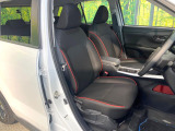 運転席シート廻りは使用感も少なく、良好な状態となっています。前オーナー様が丁寧に使っていたことがよくわかりますね。