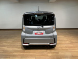 国道1号線沿い(京都方面)にございます。公共交通機関ですと京阪電車「枚方市」(京橋から特急で1駅)よりバス「国道池ノ宮」徒歩約5分です。