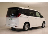 ★トヨタ認定中古車ライト★ 1年間走行距離無制限の「ロングラン保証」が付いています。全国約5,000ヶ所のトヨタのお店で保証修理可能です。お出かけ先でも安心です。選べる延長保証もご用意しています。