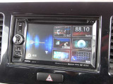 クラリオン社製の6.2型ナビゲーションです。ワンセグTV、FM/AM、DVD再生、CD再生、USBメモリー対応、Bluetoothハンズフリー通話、microSDメモリーカード再生、スマホ連携など幅広く対応します。