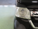 LEDヘッドライトは、点灯の瞬間から光量を発揮し、突然暗くなるトンネルなどでの安定感を高めます。