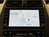 ディスプレイオーディオを装備。スマホと車をつなぐことで、これまでのナビに加えていろんなサービスが楽しめます。