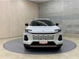お車購入のポイントとなるフロントマスクです。上質で迫力あるデザインですね☆☆
