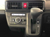 温度を設定すれば、自動で車内の温度管理をしてくれる優れものです♪ATミッションで運転楽々