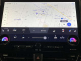 充実のオーディオ&ビジュアル機能にセンター通信型コネクティッドナビと車載ナビ機能も搭載。詳細は販売店スタッフまでおたずねください。