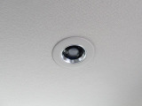 静電タッチ式LEDルームランプ。ランプ周辺に触れるだけで簡単に点灯が可能です。