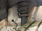 お車を安心してお乗りいただく為には、足回りの定期点検が欠かせません。サービスサポート(有償保証)では無料点検もご提供しており、安心のカーライフをお過ごしいただけるサポート体制が整っています。