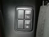 EVドライブモードで、早朝・深夜や屋内の駐車場などで、エンジン音や排気ガスを気にすることなく走れます。