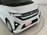 ヘッドライトには目立つくすみも無くクリアに仕上がっております。ポリッシャーでのみがきの工程を取り、ツヤのあるキレイな状態へ。