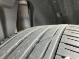 タイヤ溝はセンターで4.8mmです(新品約8mm)