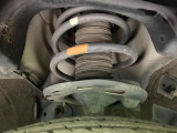お車を安心してお乗りいただく為には、足回りの定期点検が欠かせません。サービスサポート(有償保証)では無料点検もご提供しており、安心のカーライフをお過ごしいただけるサポート体制が整っています。