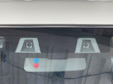 【スズキ セーフティサポート】走行中に前方の車両等を認識し、衝突しそうな時は警報とブレーキで衝突回避と被害軽減をアシスト。より安全にドライブをお楽しみいただけます。
