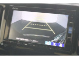 バックカメラが装備されており、後方の安全確認はもちろんのこと狭い場所での駐車や雨の日・夜間など視界の悪いコンディションでのストレスの軽減にもなります!