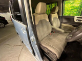 運転席シート廻りは使用感も少なく、良好な状態となっています。丁寧に使われていたことがよくわかりますね。