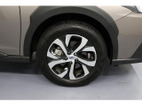 純正18インチアルミホイール装備!サイズは225/60R18になります!