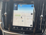 【9インチタッチスクリーン純正HDDナビ】「Apple Car Play」「Android Auto」対応のボルボ先進ナビゲーション「SENSUS」。最新地図データへ無料更新してお渡しします。