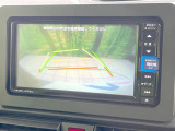 【バックカメラ】駐車時に後方がリアルタイム映像で確認できます。大型商業施設や立体駐車場での駐車時や、夜間のバック時に大活躍!運転スキルに関わらず、今や必須となった装備のひとつです!
