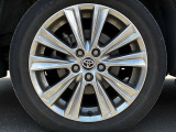 内装クリーニングも施しております。内装の綺麗なお車は気持ちが良くオススメさせていただく1つのポイントになっております。