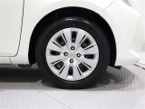 タイタサイズは(175/65R15)でホイールキャップ付きスチールホイールです。