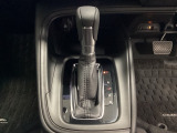 「e:HEV」は、モーター走行を中心にしながら電気エネルギーやエンジン動力を最も効率よく使い分けることができる賢いハイブリッドシステムです。サイドブレーキはスイッチ操作の電子制御パーキングブレーキです