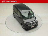 両側パワースライドドア付きだから、狭い駐車スペースなどでの乗り降りラクラク♪小さなお子さまのいるご家庭には嬉しい装備です。