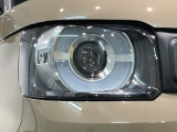 LEDヘッドライトは、点灯の瞬間から最大光量を発揮し、突然暗くなるトンネルなどでの安定感を高めます。