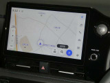 【10.5インチ純正ナビ】純正ナビを装備。タッチパネル式で使いやすく、詳細地図により目的地をピンポイントで設定できます。初めての道でも迷いにくく、ロングドライブも快適ですよ♪