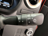 ライトスイッチです。「AUTO」にすると外の明るさに応じてスモールライト・ヘッドライトが自動でON・OFFします。夕暮れ時や屋内駐車場、トンネルなどに便利です。フォグランプもON・OFFできます。