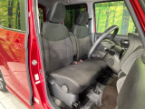 運転席シート廻りは使用感も少なく、良好な状態となっています。丁寧に使われていたことがよくわかりますね。