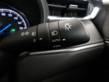 オートライト機能装備です!車外の明るさに応じて、自動的にライトの点灯・消灯をしてくれます♪